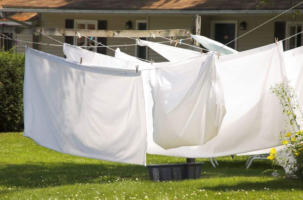 Washing and airing dirty laundry and sheets 1